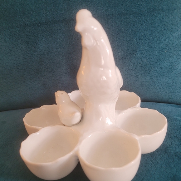 White Ceramic Chicken Egg Holder - Picture 2 of 15